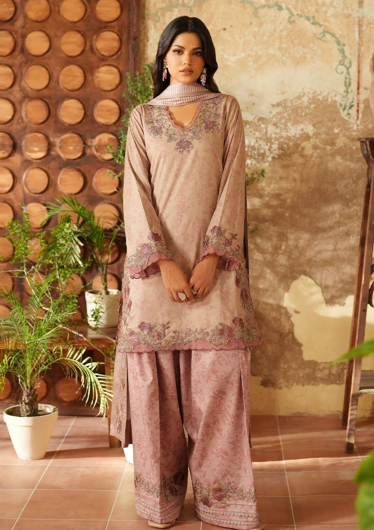 LAWN SUIT WITH CHIFFON DUPATTA 4 SIDE APLIK WITH 4 BUNCH DRESS