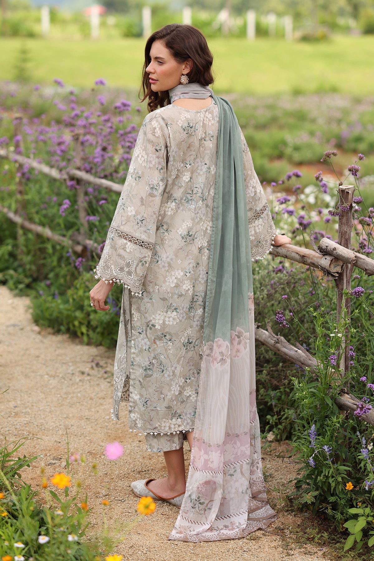 Baroque  – Most Demanding Premium Lawn 3-Piece stitched Suit (2 Colors)