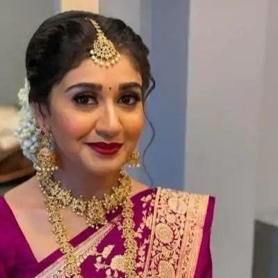 Sophisticated Elegant Lichi Silk Saree For Women (Unstitched)