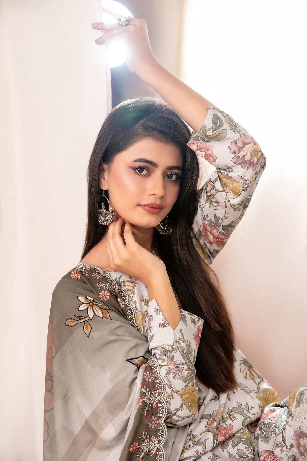 Embroidered Lawn 3-Piece Suit