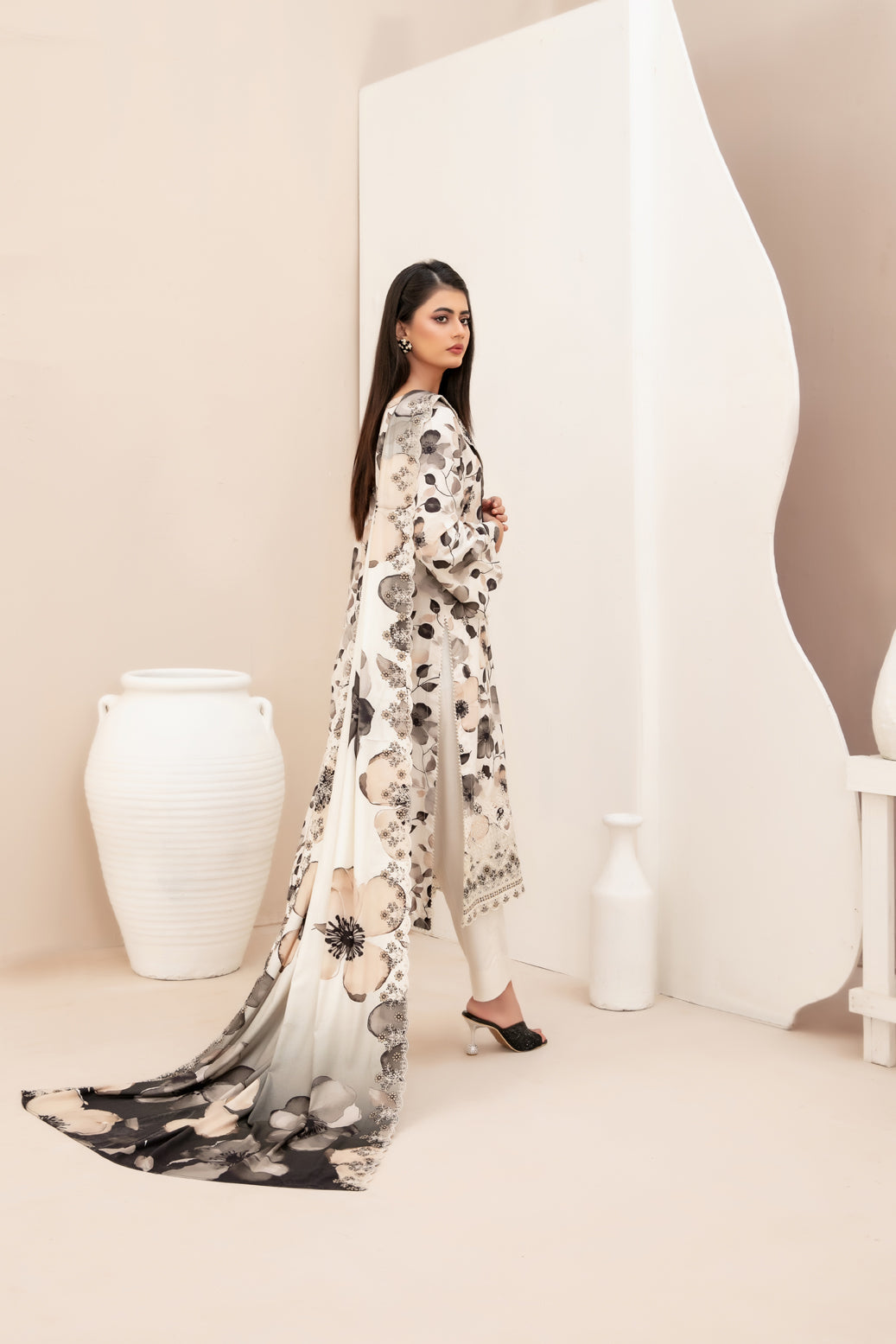 Misbah by Tawakkal Fabrics – Elegant Embroidered Lawn Collection