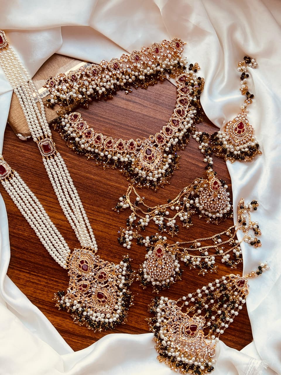 Grand Kundan Pearl Bridal Jewelry Set
