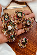 Luxurious Kundan and Meenakari Jewelry Set