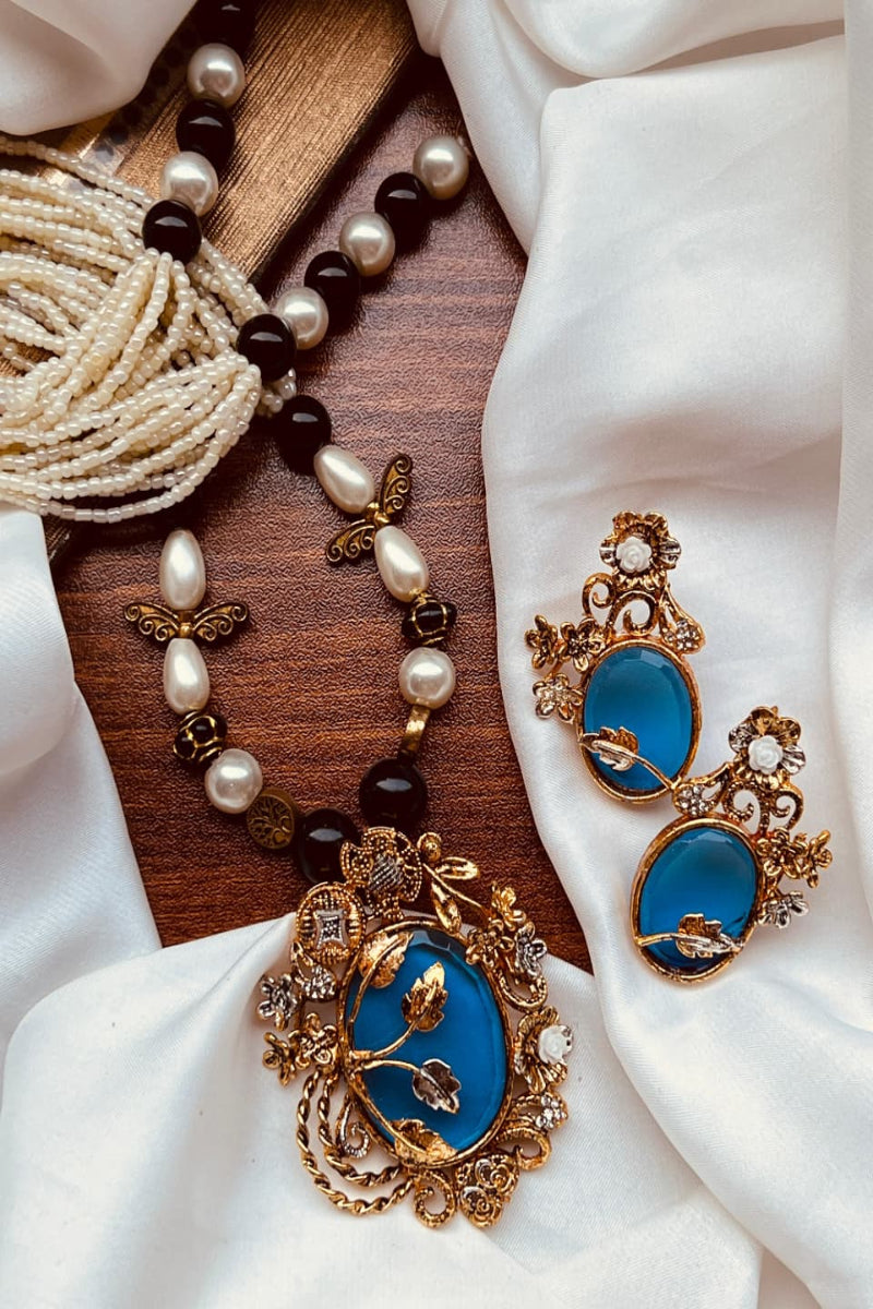 Royal Heritage Sky Blue Pendant & Pearl Mala Set