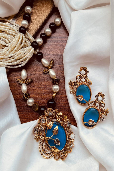 Royal Heritage Sky Blue Pendant & Pearl Mala Set