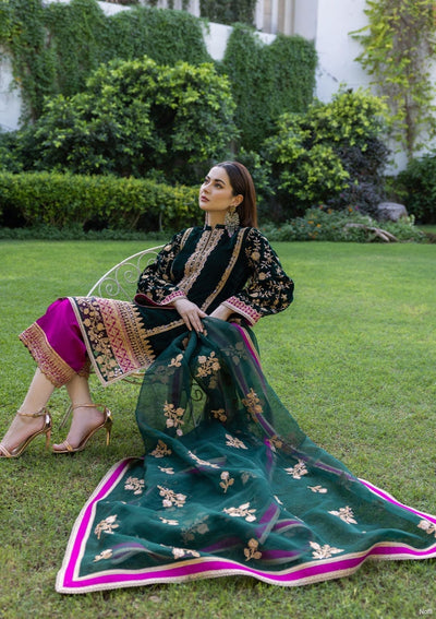 03-PIECE STITCHED VELVET SUIT READY TO WEAR