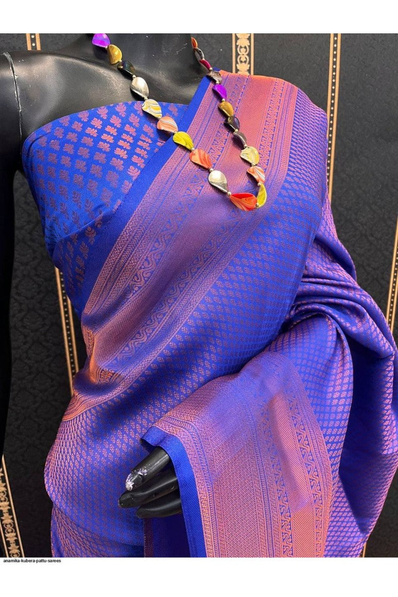 Elegant Jacquard Weave Saree for Women (Unstitched)